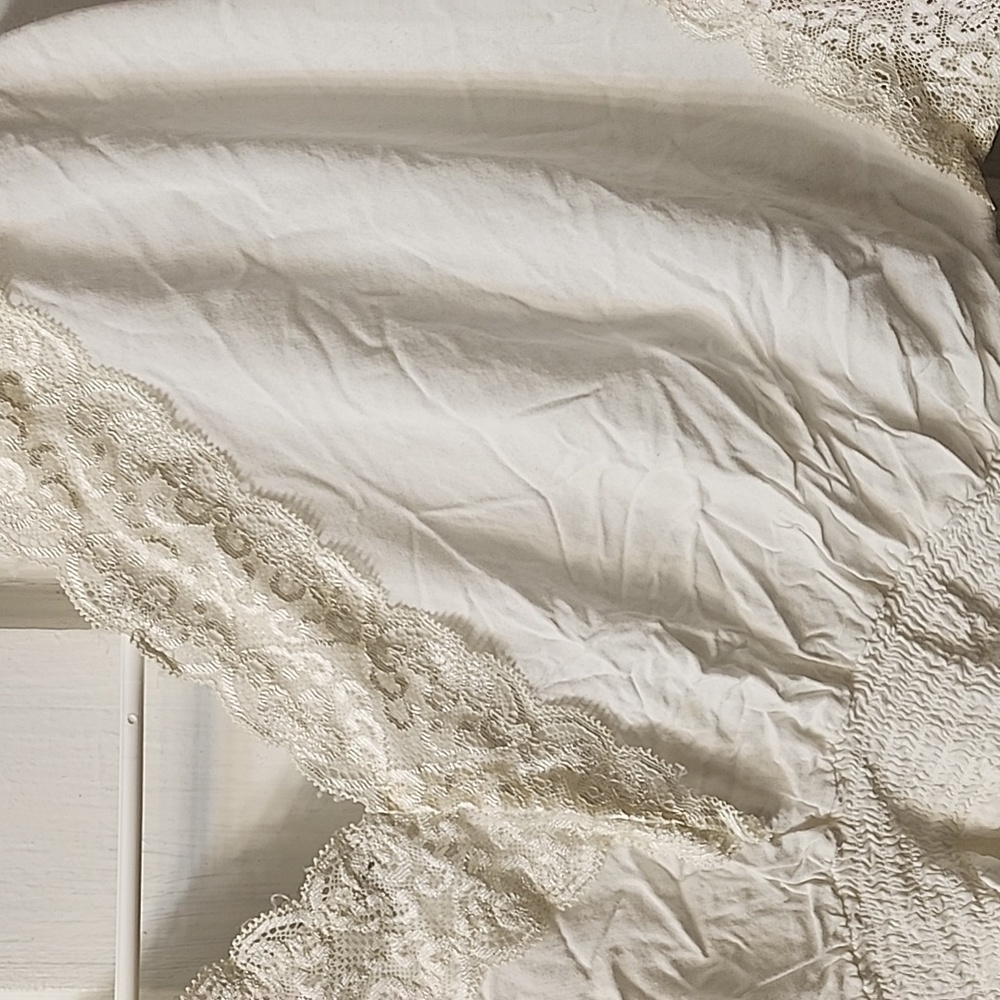 Elegant White Lace Trim Blouse By Almost Famous - Picture 6 of 6